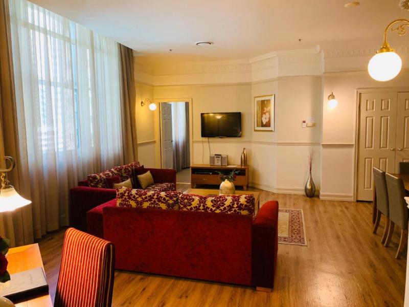 Royal Albert Apartments Hotel image
