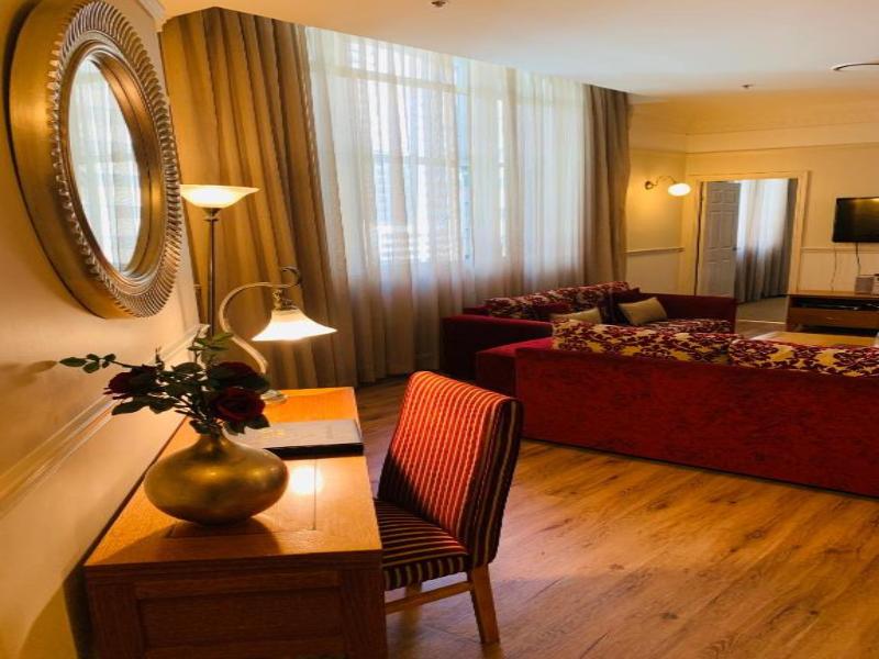 Royal Albert Apartments Hotel image