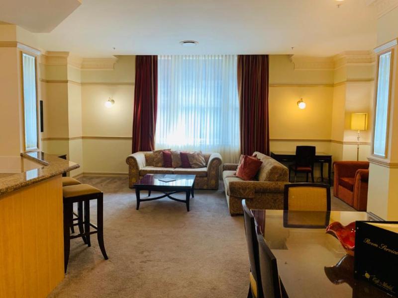 Royal Albert Apartments Hotel image