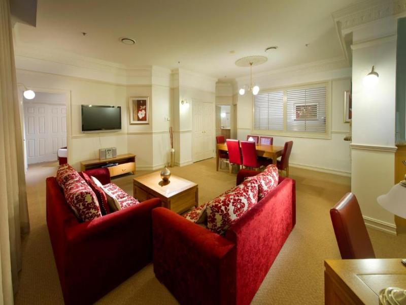 Royal Albert Apartments Hotel image