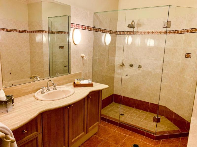 Royal Albert Apartments Hotel image