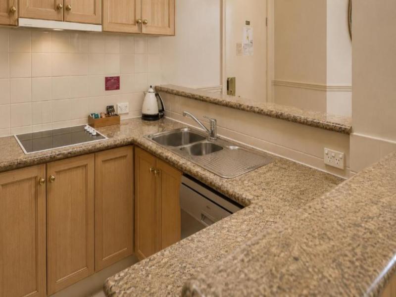 Royal Albert Apartments Hotel image