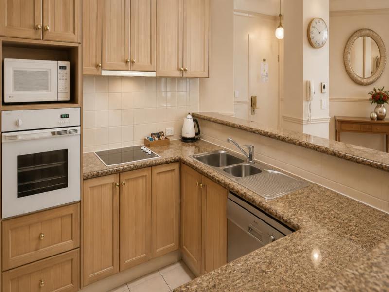 Royal Albert Apartments Hotel image