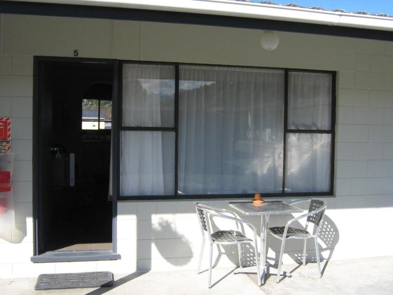 Sierra Beachfront Motel