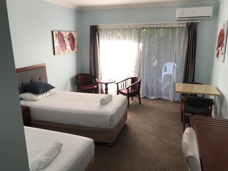 Springwood Motor Inn image
