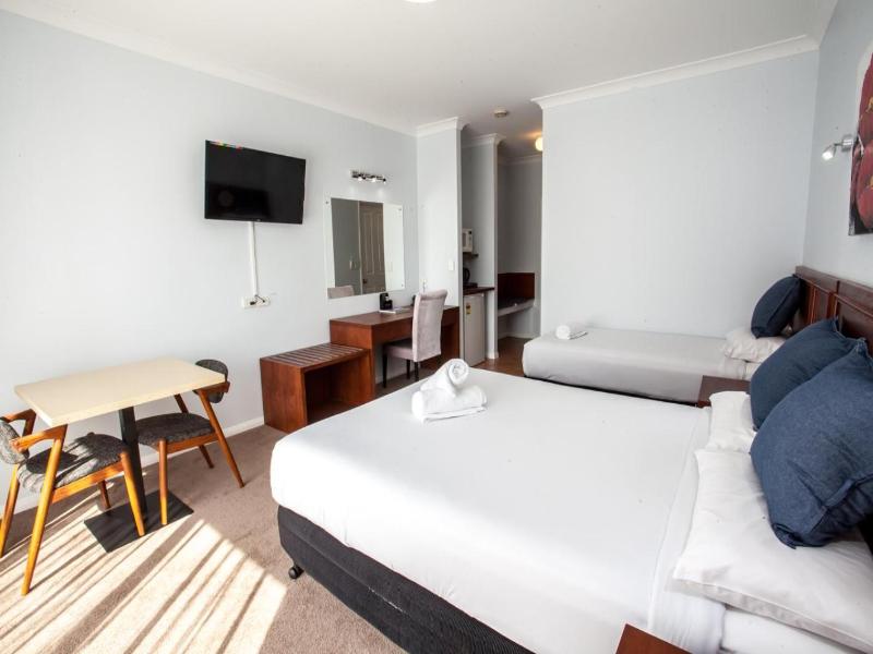 Springwood Motor Inn image