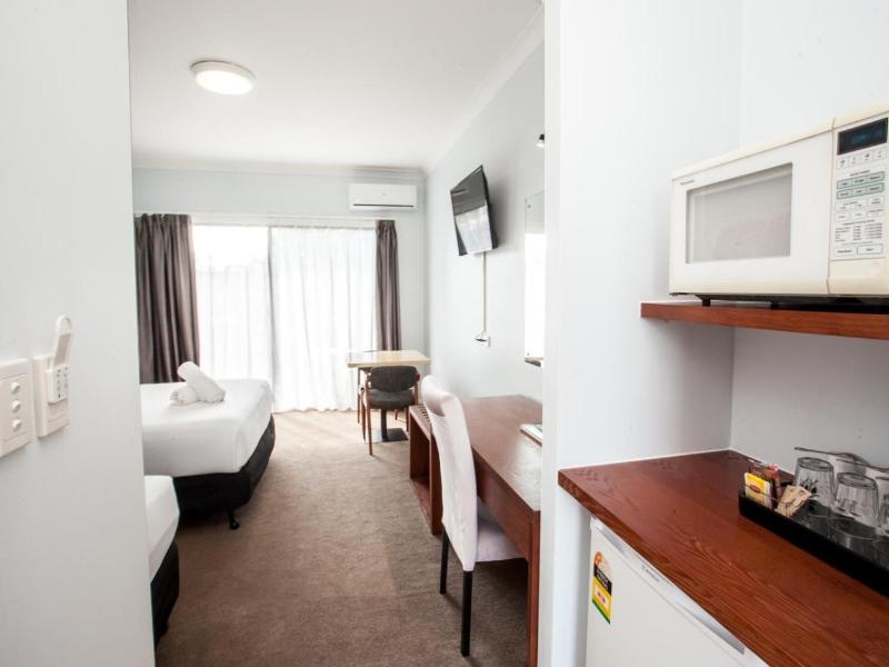 Springwood Motor Inn image