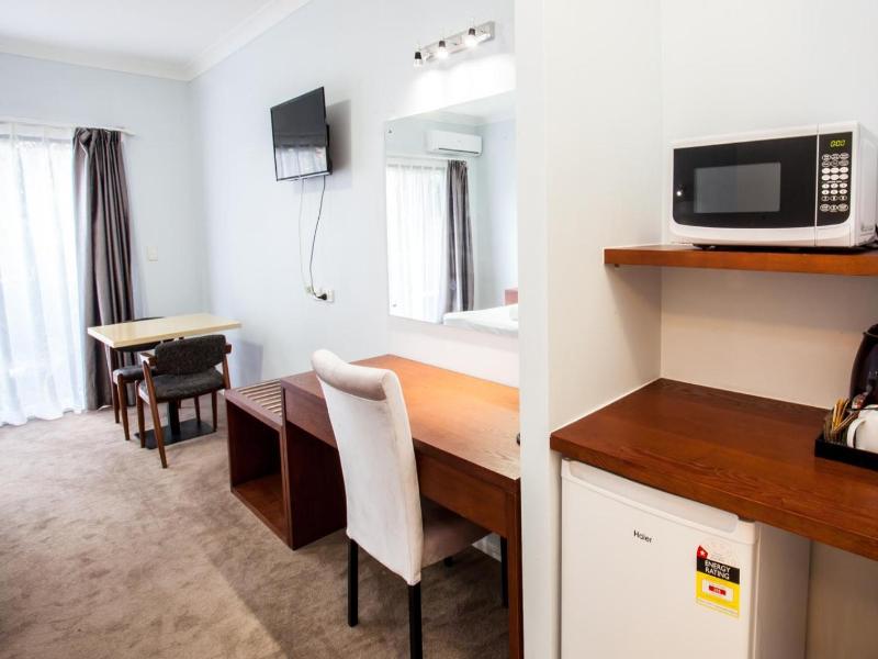 Springwood Motor Inn image