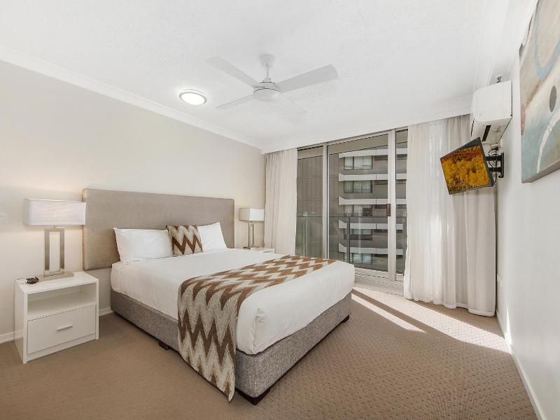 Sunbird Beach Resort image