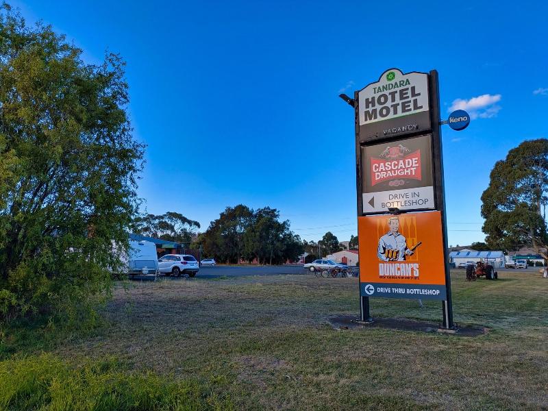 Tandara Hotel Motel