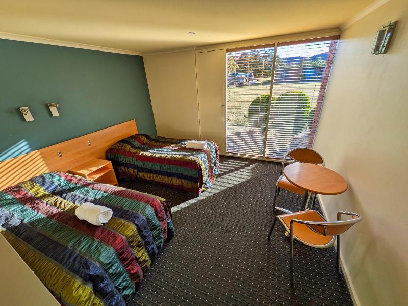 Tandara Hotel Motel image