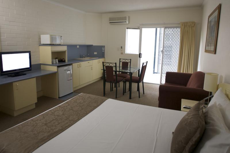 Toowong Inn and Suites