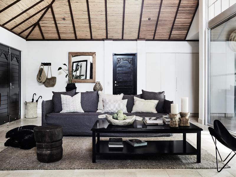 The Villas of Byron image