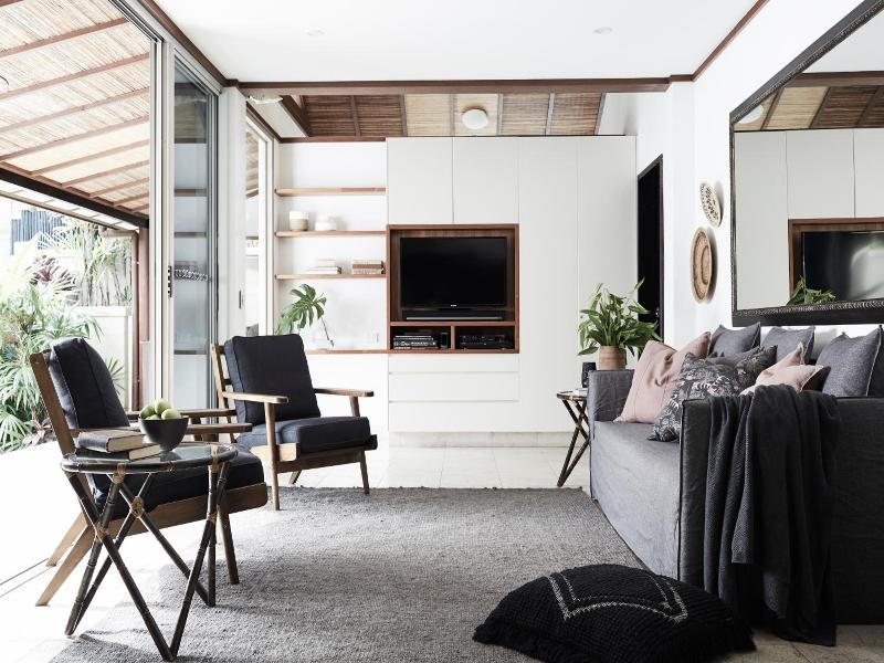 The Villas of Byron image