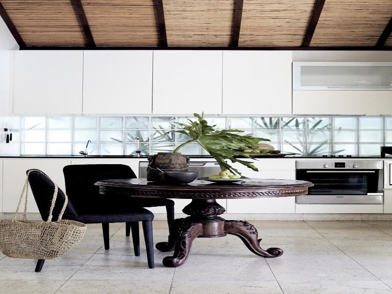 The Villas of Byron image