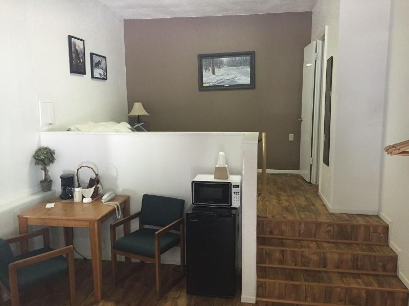 Brookside Motel