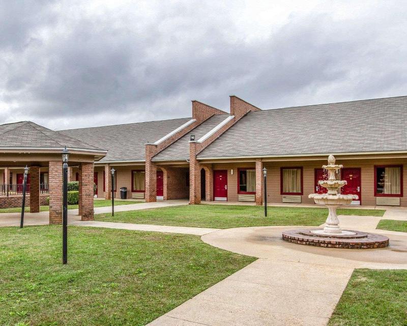Econo Lodge Inn & Suites Enterprise image