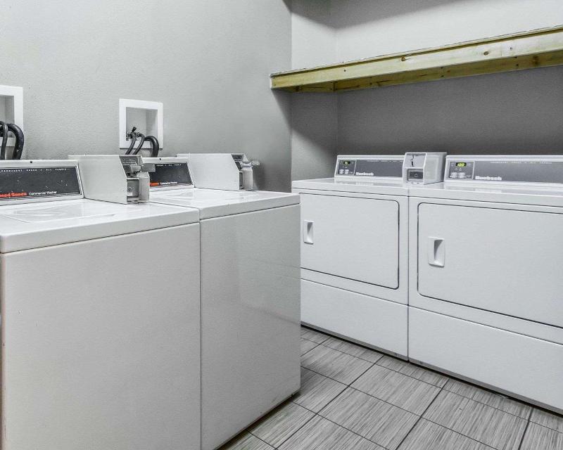 Econo Lodge Inn & Suites Enterprise image
