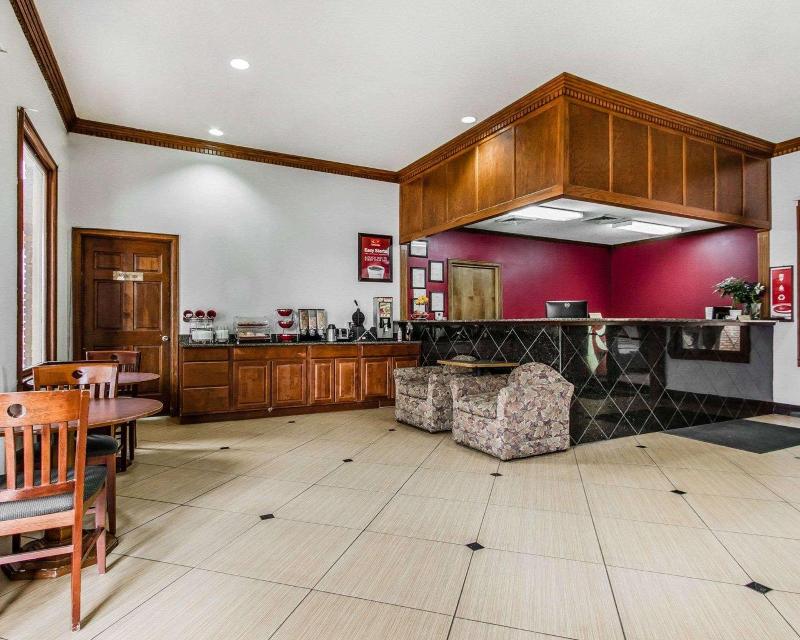 Econo Lodge Inn & Suites Enterprise image