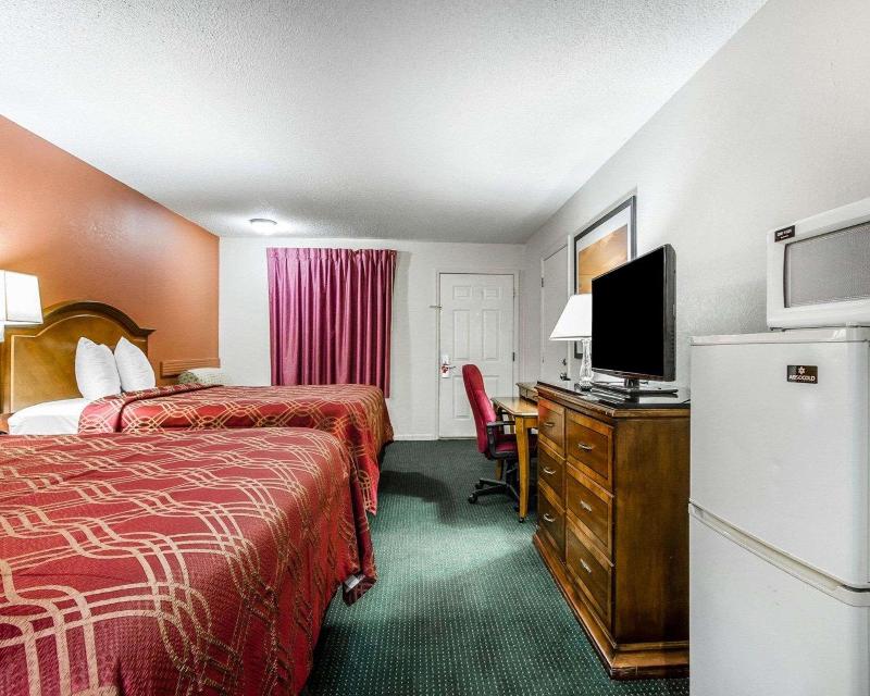 Econo Lodge Inn & Suites Enterprise image