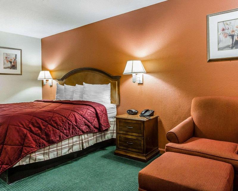 Econo Lodge Inn & Suites Enterprise image