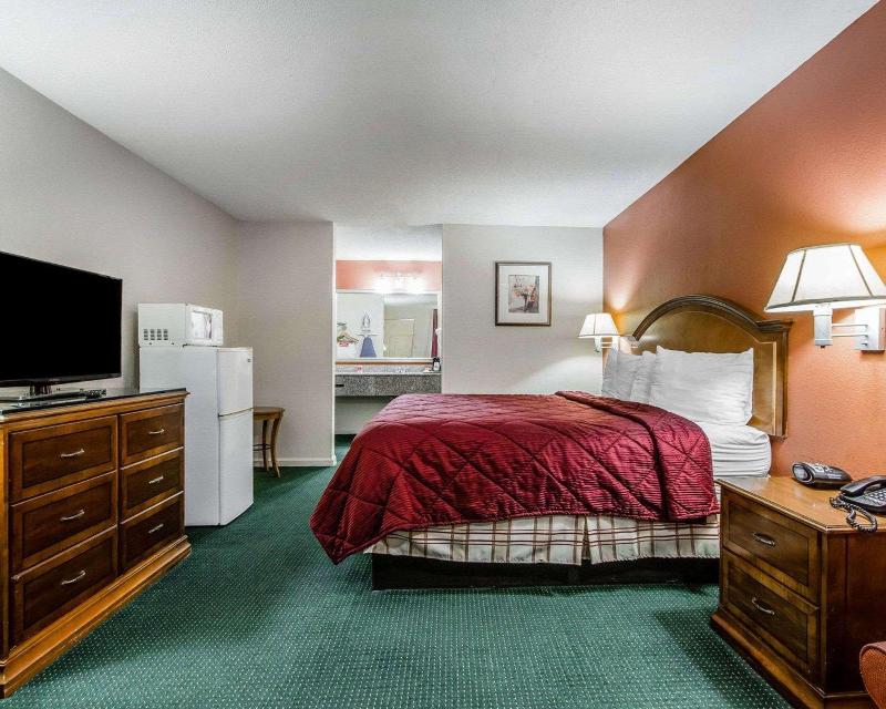 Econo Lodge Inn & Suites Enterprise image