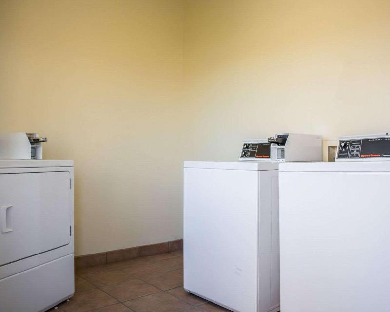 Quality Inn Weeki Wachee - Spring Hill image
