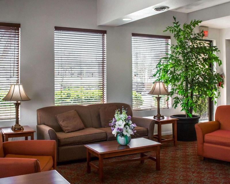 Quality Inn Weeki Wachee - Spring Hill image