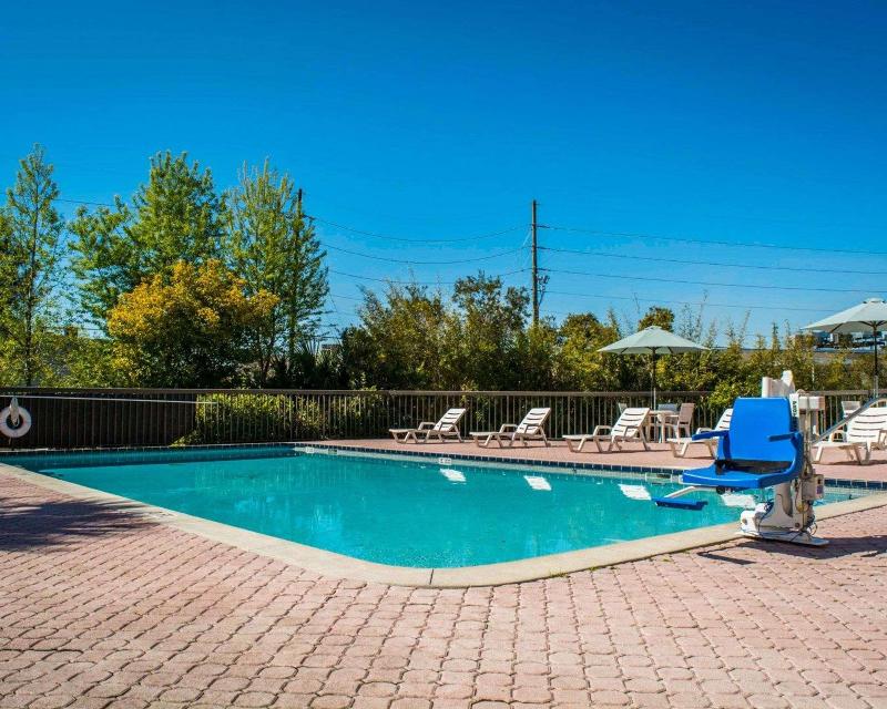 Quality Inn Weeki Wachee - Spring Hill image