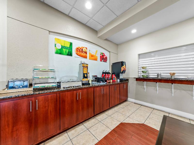 Quality Inn Weeki Wachee - Spring Hill image