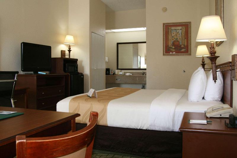 Quality Inn Weeki Wachee - Spring Hill image