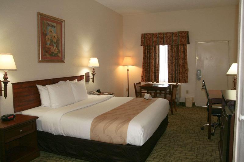 Quality Inn Weeki Wachee - Spring Hill image