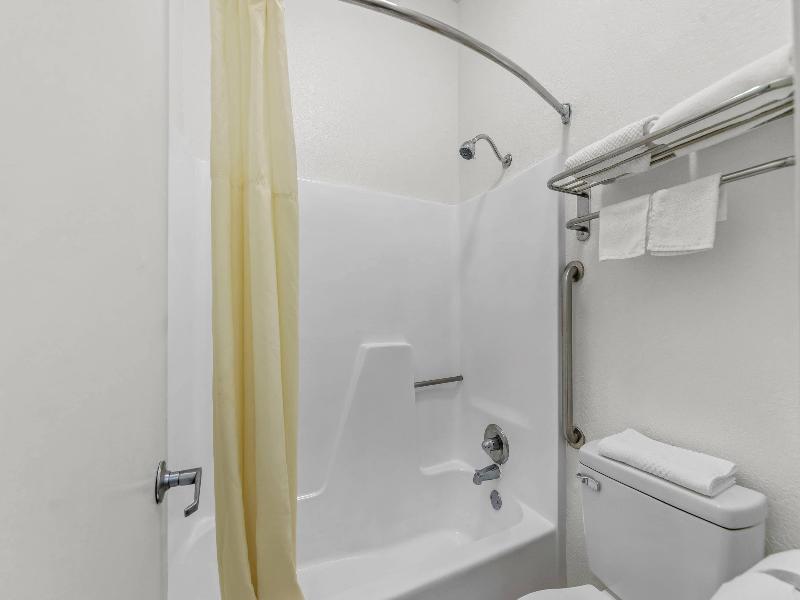 Quality Inn Weeki Wachee - Spring Hill image