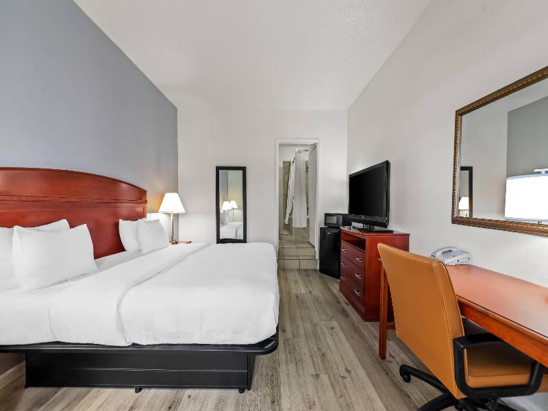 Quality Inn Weeki Wachee - Spring Hill image