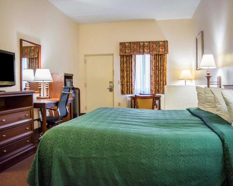 Quality Inn Weeki Wachee - Spring Hill image