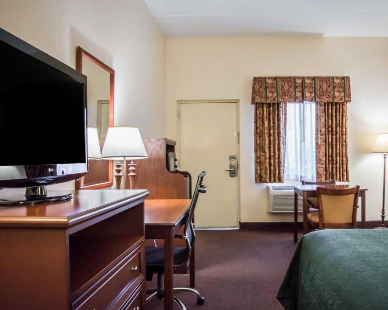 Quality Inn Weeki Wachee - Spring Hill image