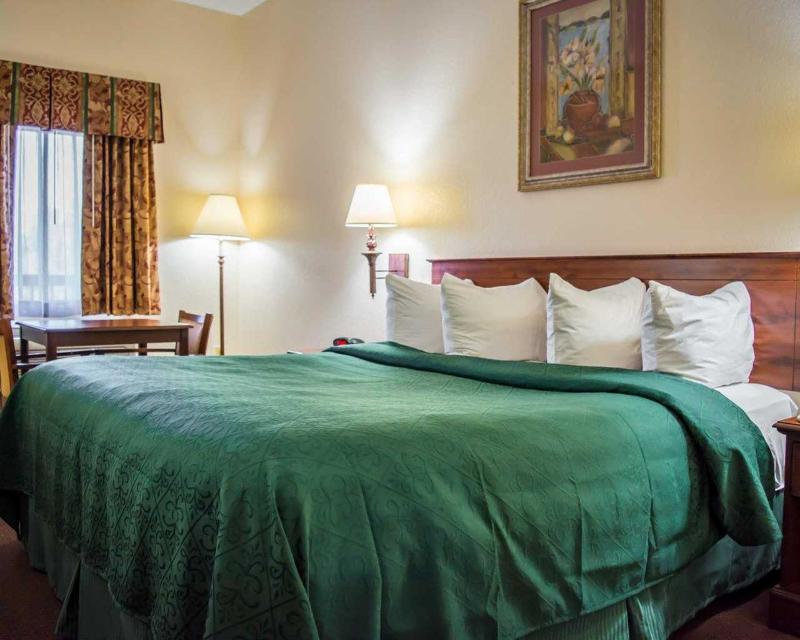 Quality Inn Weeki Wachee - Spring Hill image