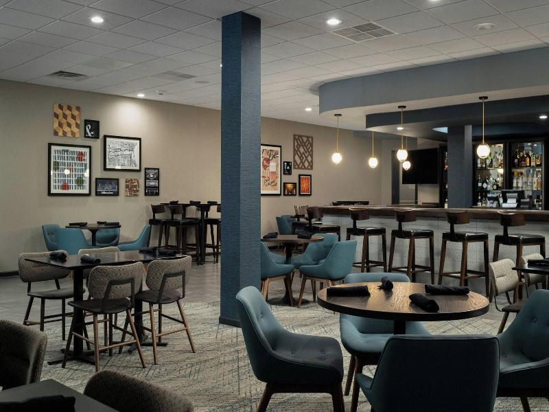 Four Points By Sheraton Milwaukee North Shore image