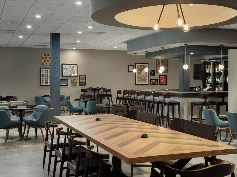 Four Points By Sheraton Milwaukee North Shore image
