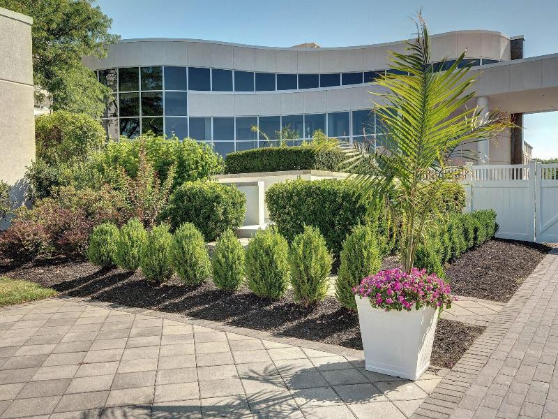 Sheraton Eatontown Hotel image