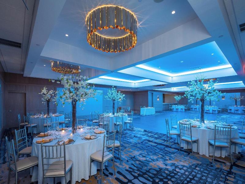 Sheraton Eatontown Hotel image