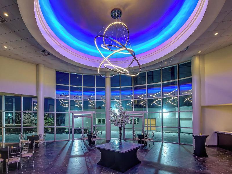 Sheraton Eatontown Hotel image