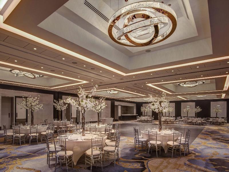 Sheraton Eatontown Hotel image