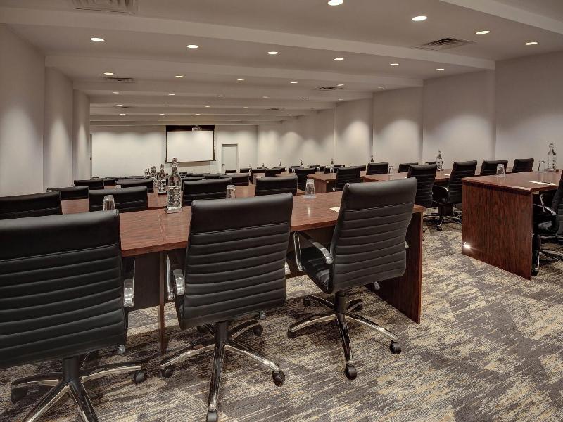 Sheraton Eatontown Hotel image