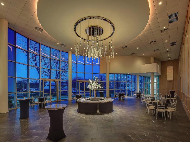 Sheraton Eatontown Hotel image