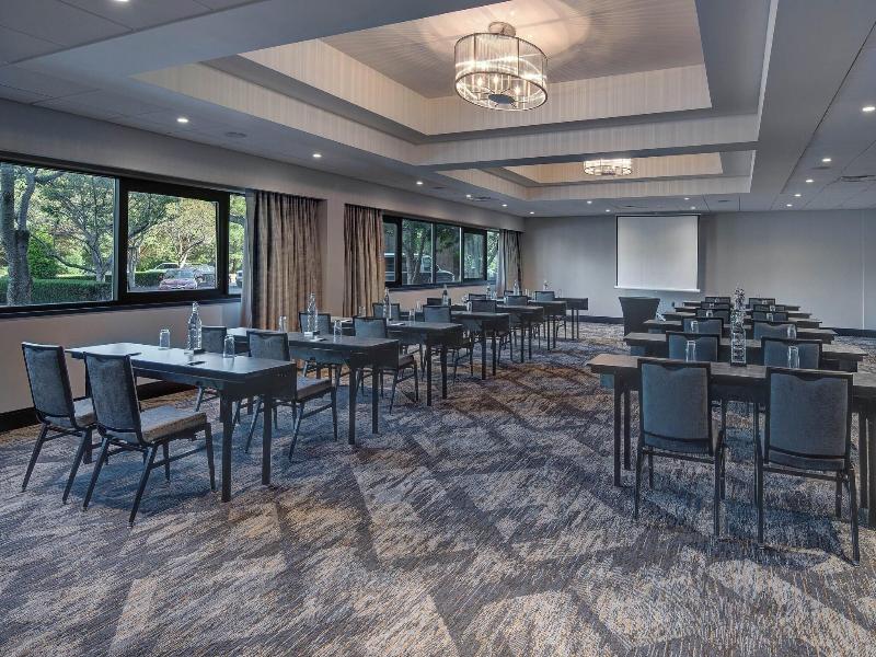 Sheraton Eatontown Hotel image