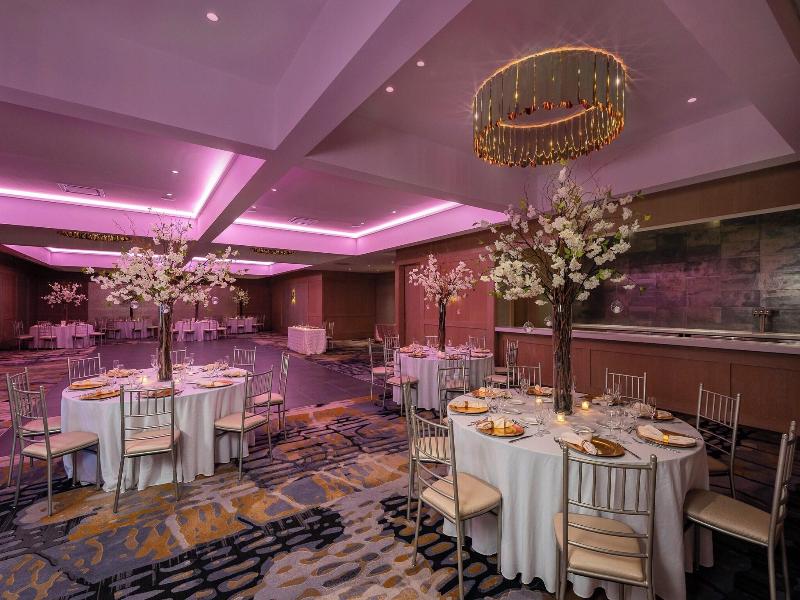 Sheraton Eatontown Hotel image