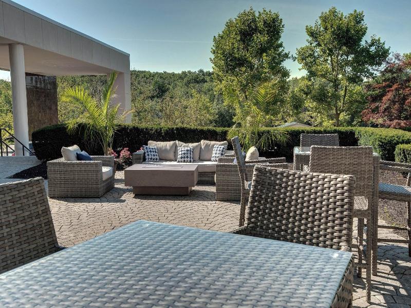 Sheraton Eatontown Hotel image