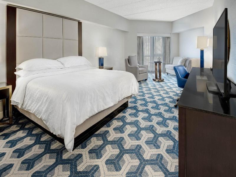 Sheraton Eatontown Hotel image