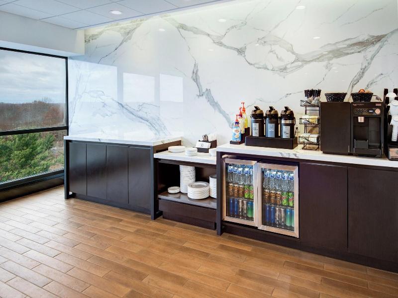 Sheraton Eatontown Hotel image